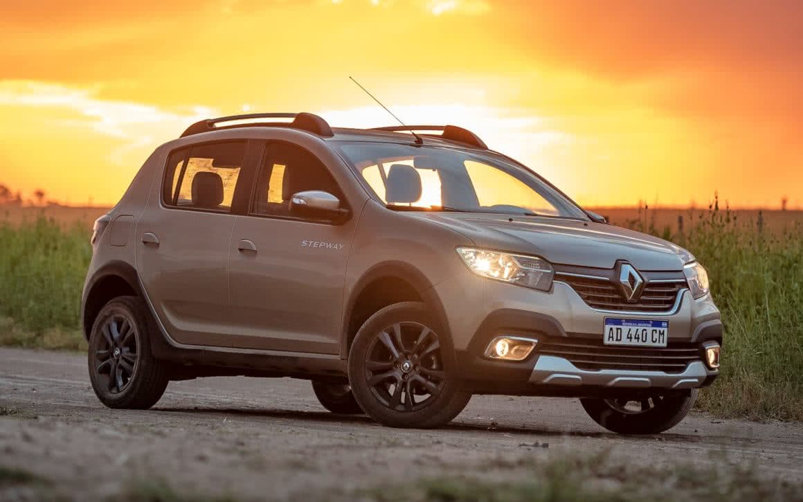 Sandero RS para de ser produzido e inicia a despedida do hatch no Brasil.