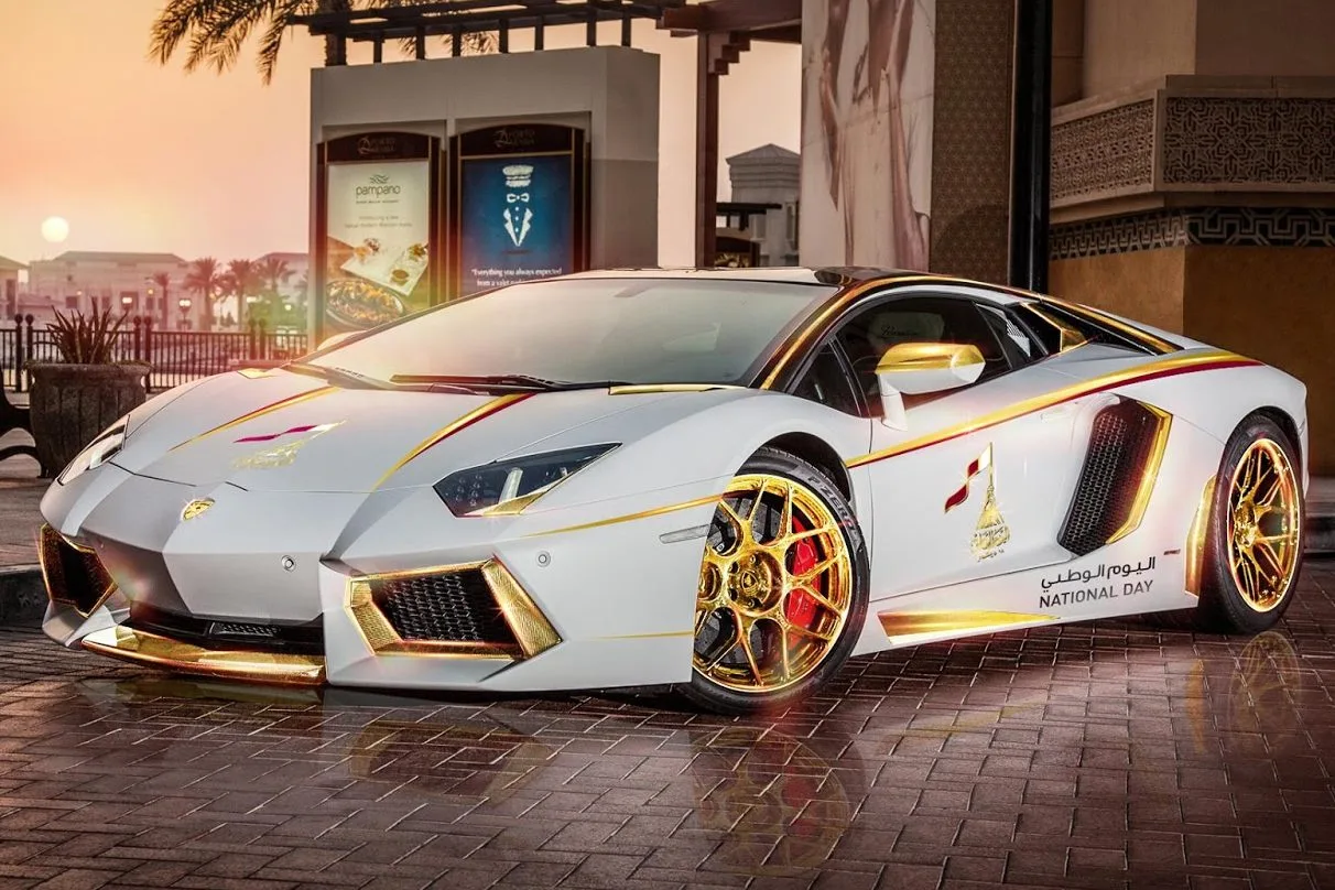 Lamborghini Aventador banhado a ouro