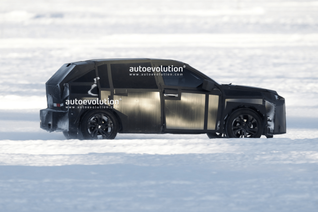 Protótipo Peugeot 2008 é espionado pela primeira vez