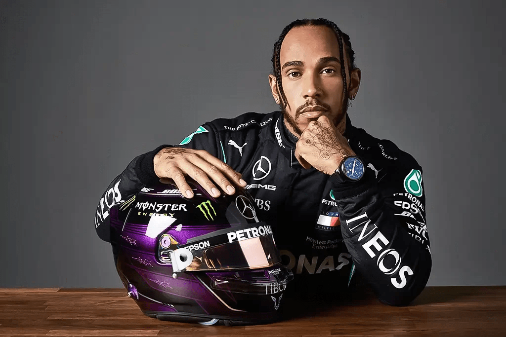 Lewis Hamilton acaba com rumores da Ferrari