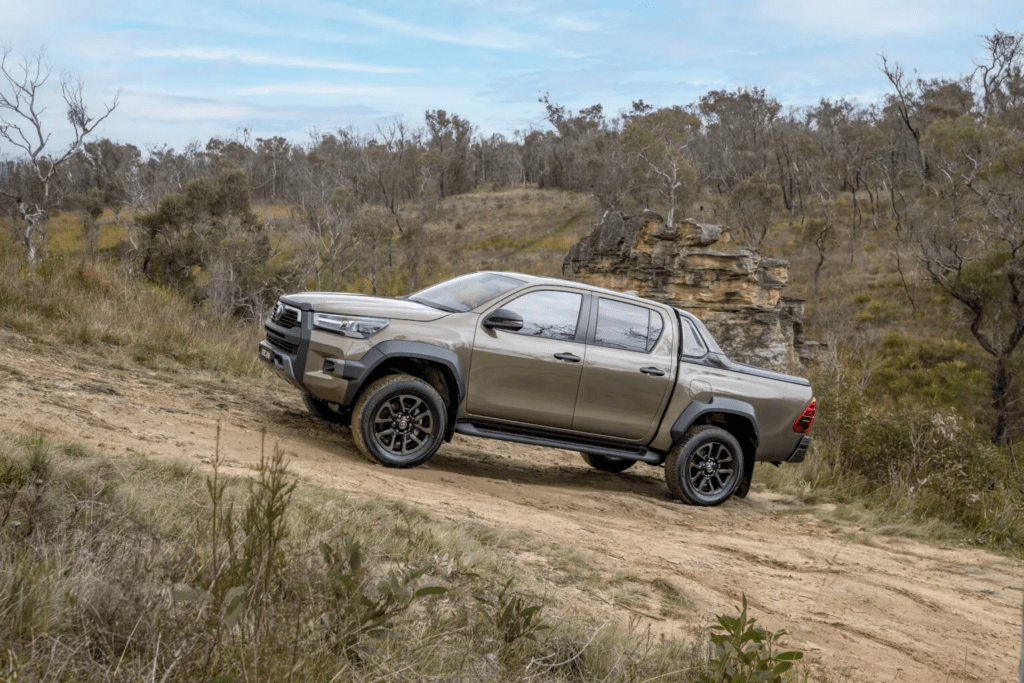 Toyota Hilux 2024 ganhará uma opção diesel híbrida